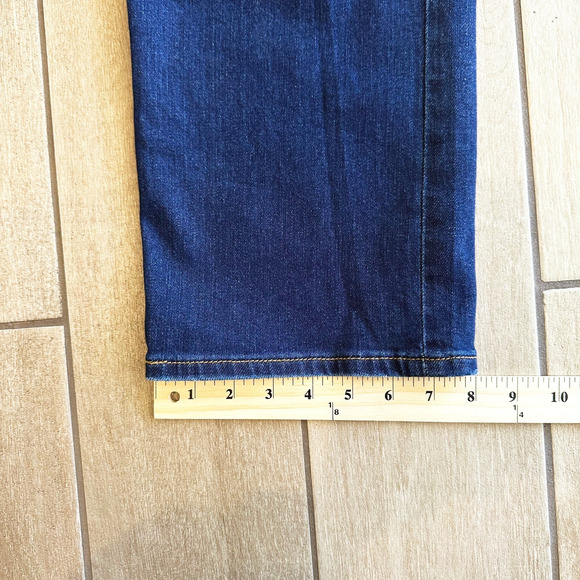 Levi's Ribcage Straight Dark Wash - Picture 10 of 10